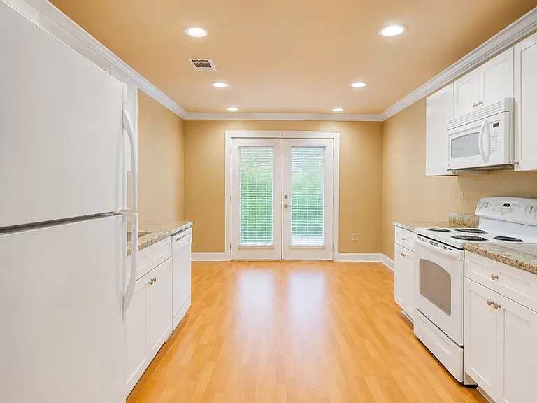 1725 Harvey Mitchell Pkwy S #213 — Photo 5