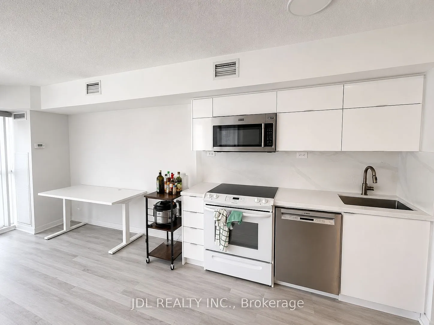 2 bed, $2,900 — Photo 2