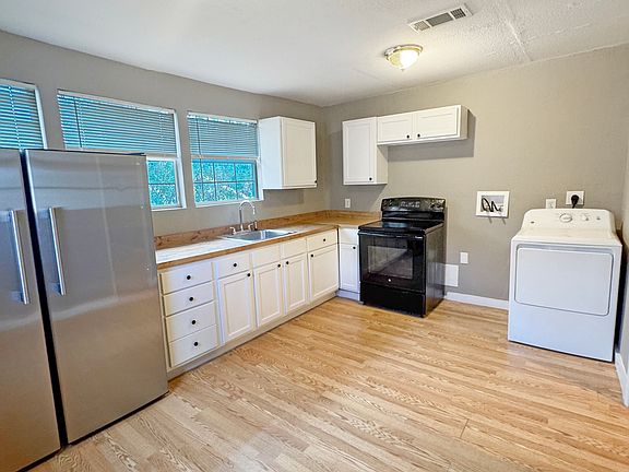 4th image of 1682 Southlawn Blvd
