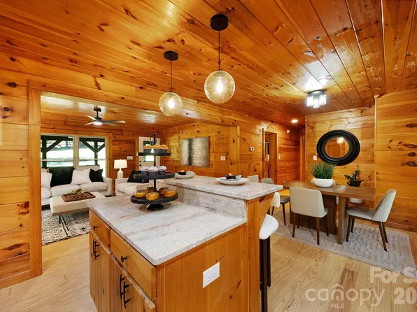 926 Cross Creek Dr, Rutherfordton, NC 28139