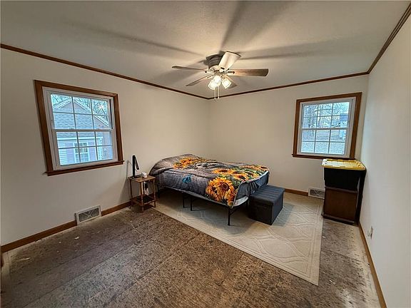 3rd image of 2102 Franklin Ave
