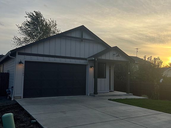2nd image of 15905 NE 33rd Cir