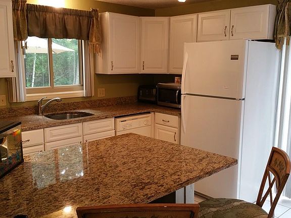 4th image of 152 E Bacon St APT D5