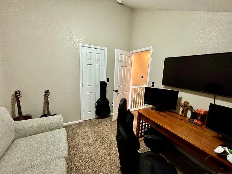 802 Waterglen Dr #D18 — Photo 17