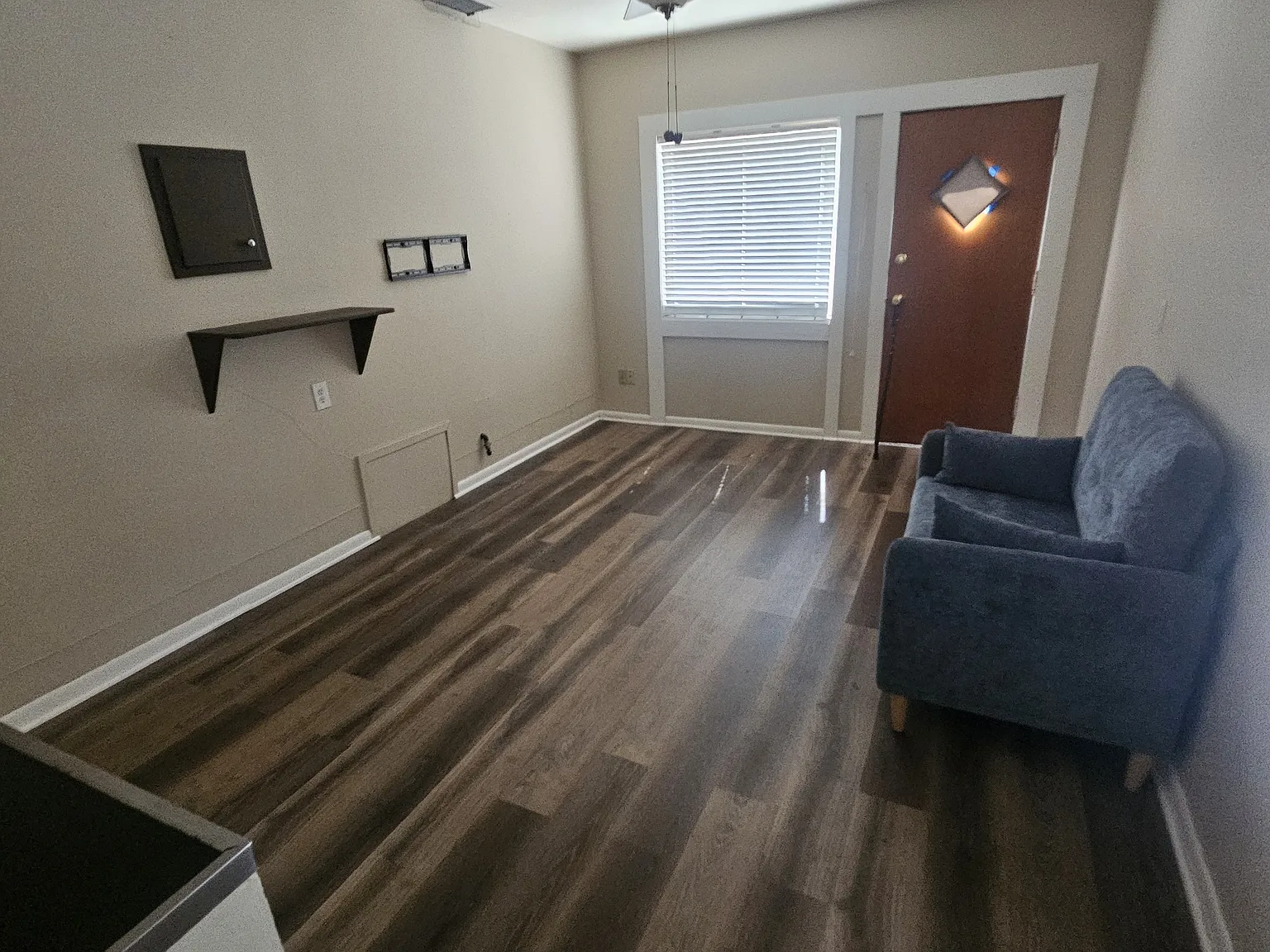 LP - 4506 North Grove Avenue - 1 — Photo 2