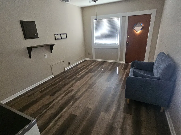 4506 N Grove Ave — Photo 2