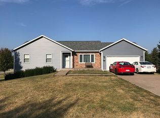 2468 Cardinal Ct, Muscatine, IA 52761