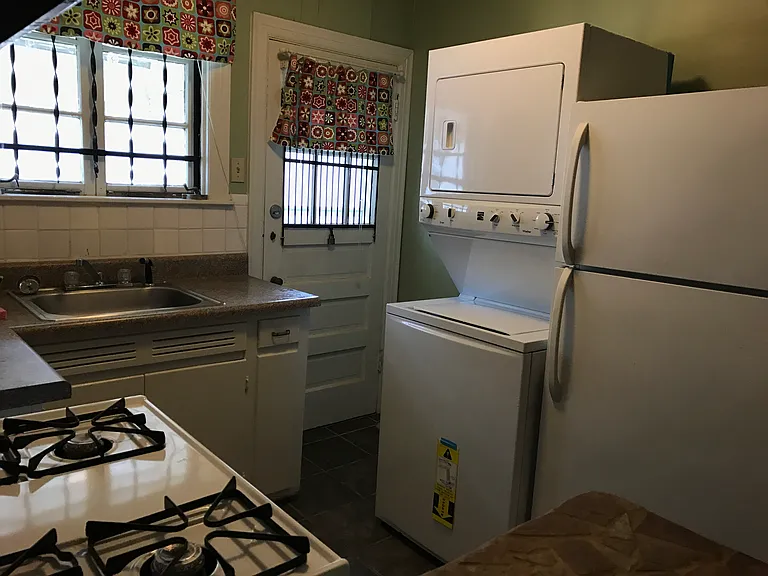 2289 Monroe Ave — Photo 12