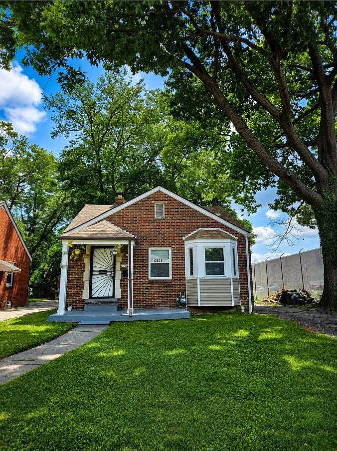 2 bed, 900 sqft, $900 — Photo 1