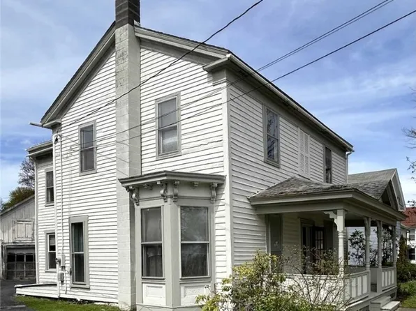 37 Genesee St, New Berlin, NY 13411