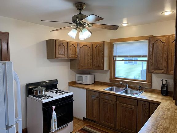 3rd image of 410 N Cleveland Ave