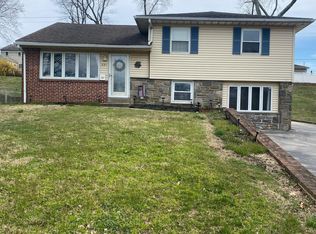 231 Lawrence Rd, Broomall, PA 19008