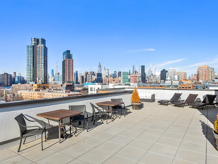 1059 Manhattan Ave #6B — Photo 9