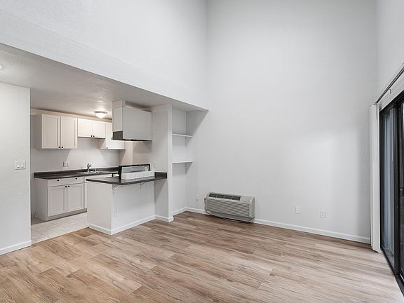 4th image of 400 E Poplar Ave APT 3
