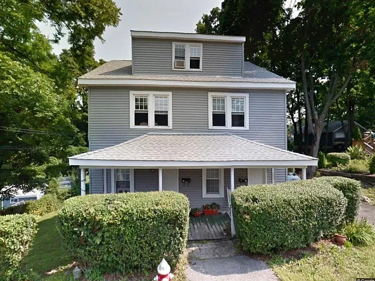 12 Alice St #2 — Photo 1