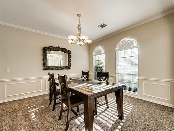 4th image of 1305 Camberley Ct