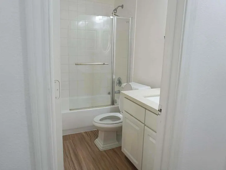 7916 Comal St — Photo 24