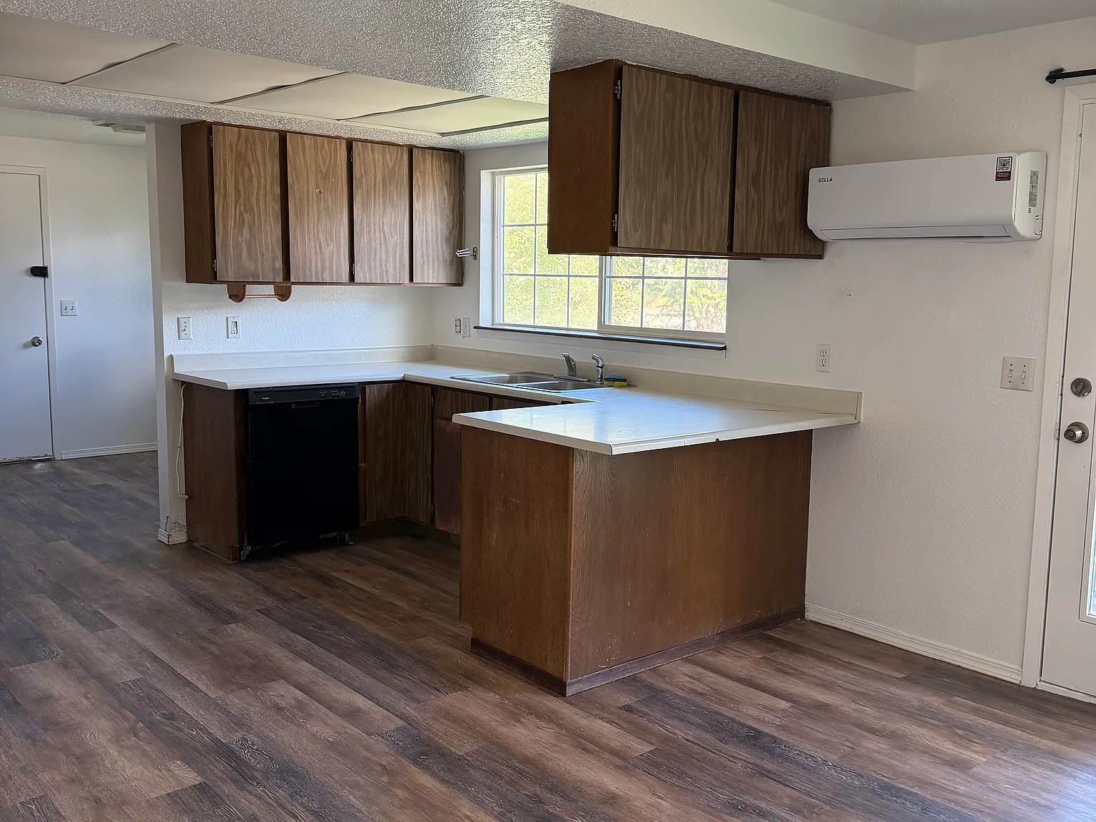 3 bed, 1400 sqft, $1,600 — Photo 4