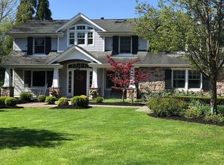 95 Buttercup Ln, Huntington, NY 11743