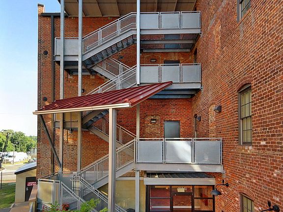 4th image of 316 E Bank St APT 106