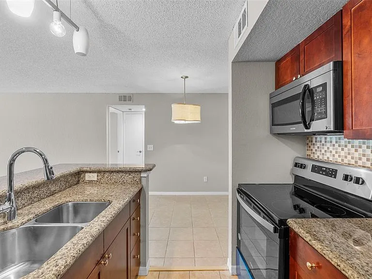 5116 Conroy Rd #15 — Photo 32