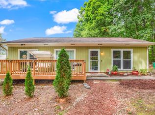 575 Heatherton Ln, Rural Hall, NC 27045