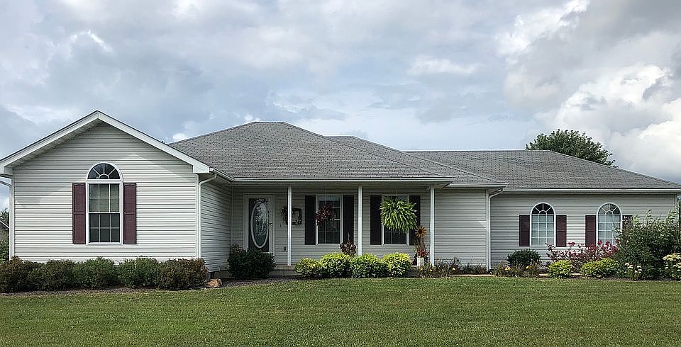 1st image of 17 Magnolia Dr