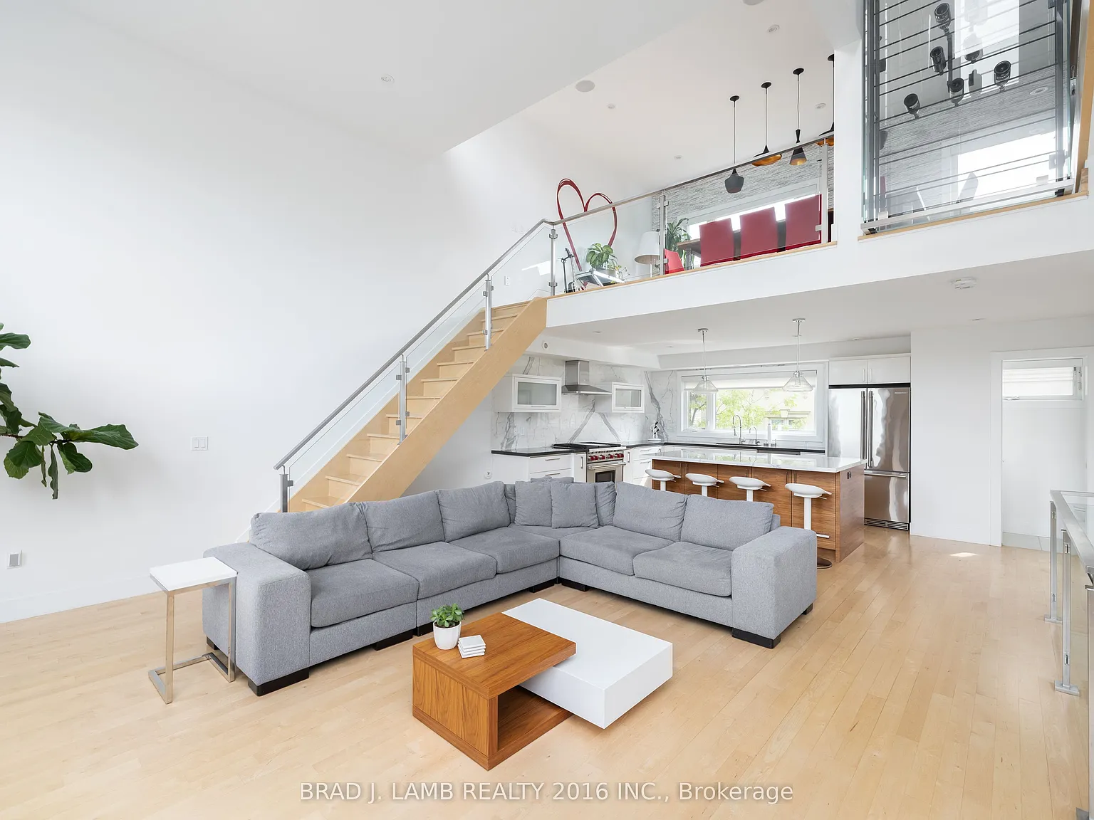 4 bed, $7,750 — Photo 2