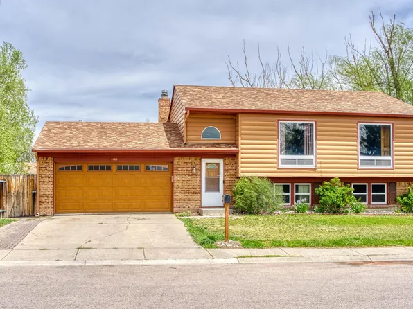 608 Frontier Dr, Gillette, WY 82718