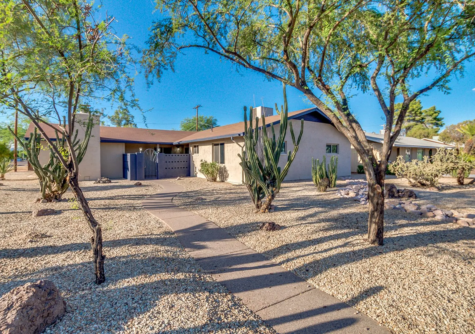 4 Bedroom, 3 Baths, includes 2 Master Suites Just 1-Mile from ASU — Photo 3