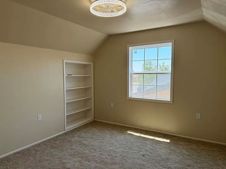 8821 Lamar Ave — Photo 15