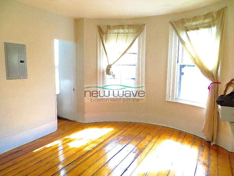 601 Tremont St #4 — Photo 10