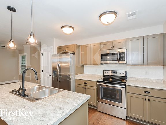 5th image of 450 Galvin Dr