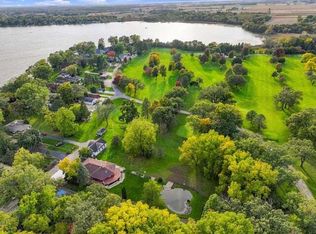 24026 Oakwood Ln, Kansasville, WI 53139