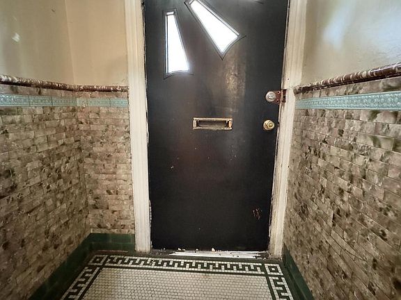 5th image of 16 16th St NE