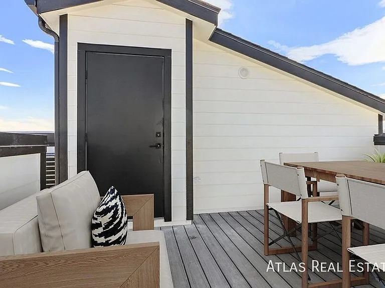 240 Osiander Street — Photo 12