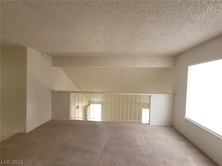 4760 Woodridge Rd — Photo 47