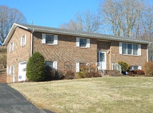 735 Meadow Dr, Marion, VA 24354