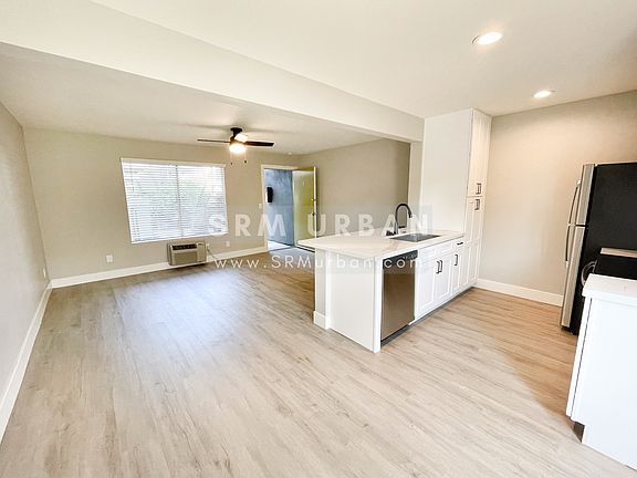 4th image of 4612 Ohio St #5
