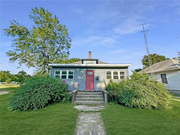 900 S 14th St, Mattoon, IL 61938