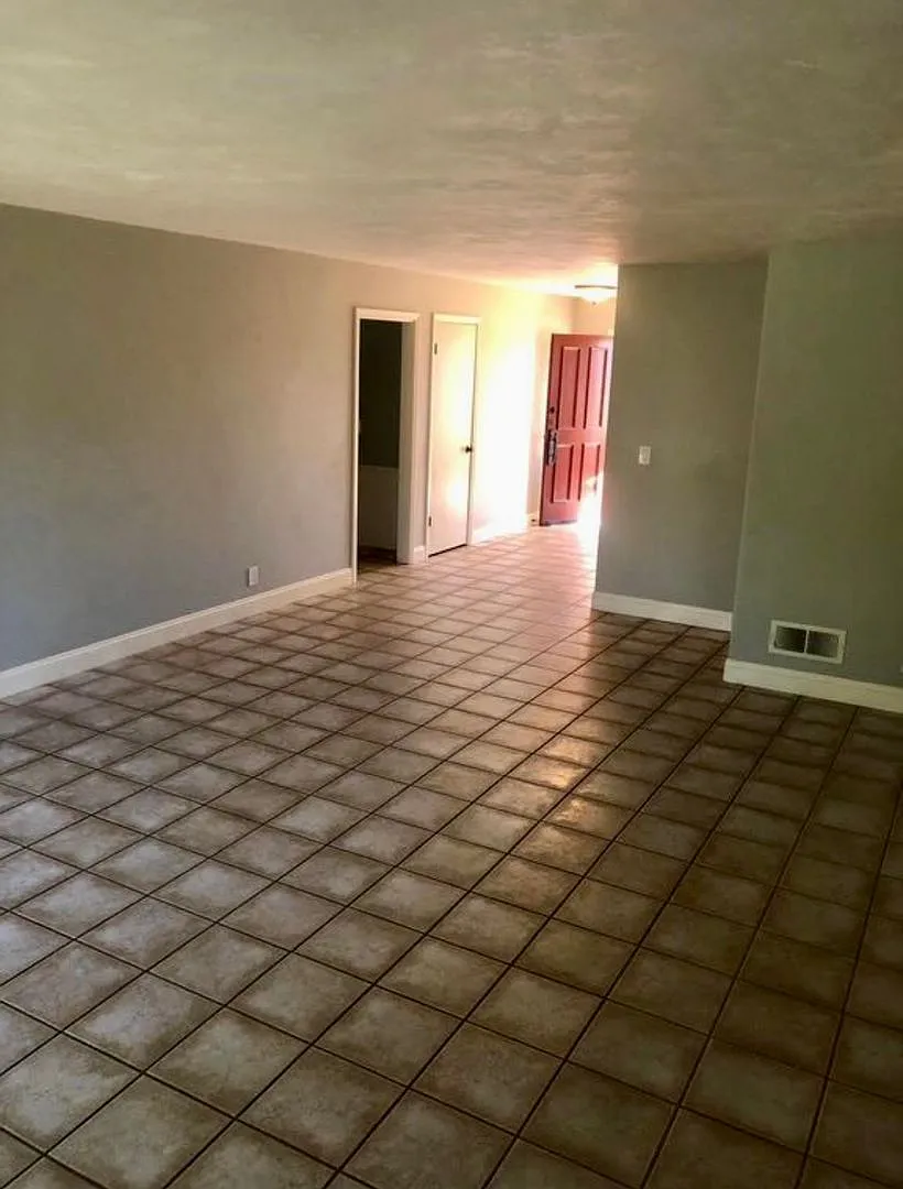 Building Photo - 756 San Jacinto Dr