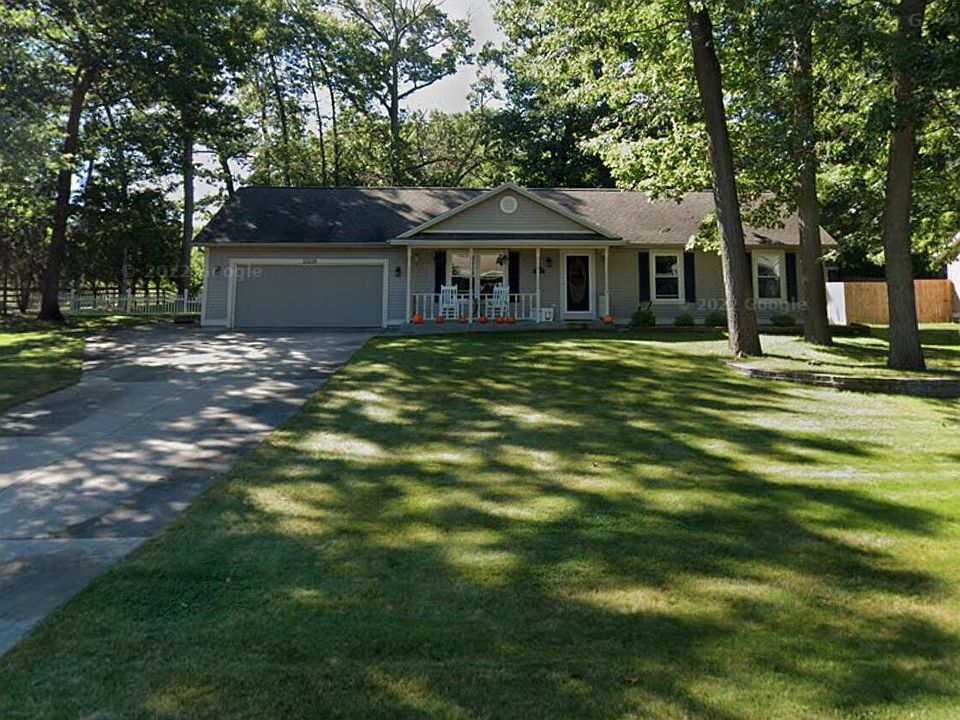 1st image of 15210 Grand Oak Dr