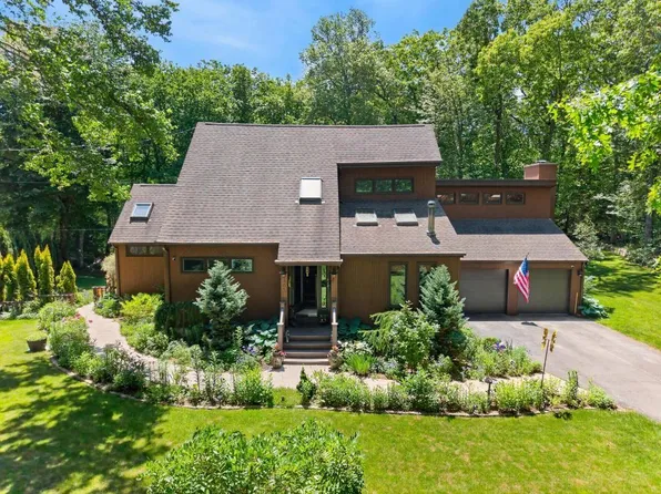 190 Stoney Hollow Rd, Tiverton, RI 02878