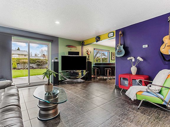 4th image of 46237 Strathcona Rd