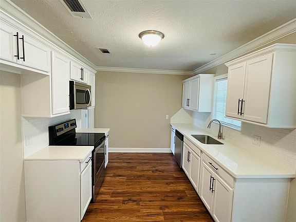 3rd image of 1440 Avenue F