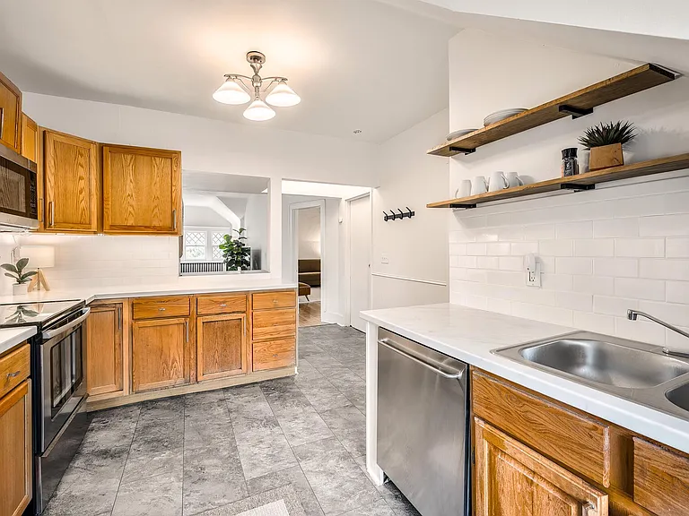2449 Pillsbury Ave S #4 — Photo 7