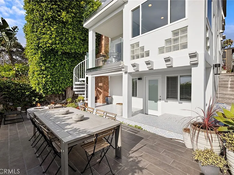 2609 Victoria Dr — Photo 11