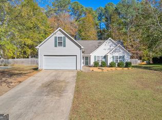 390 Windermere Dr, Loganville, GA 30052