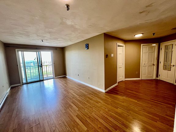5th image of 115 W Squantum St APT 904