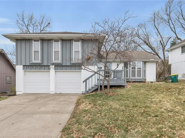 9928 Wedd Dr, Overland Park, KS 66212